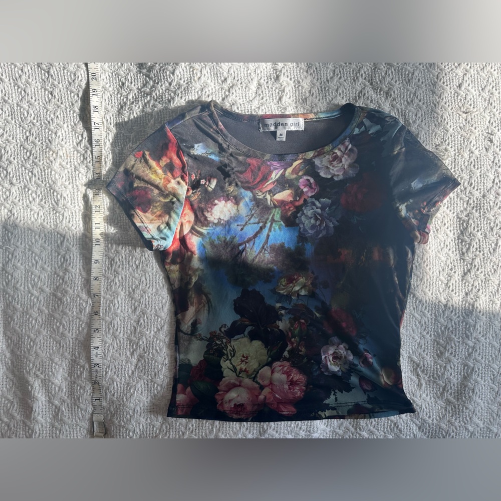 Madden Girl Multicolor Floral Short Sleeve Tee